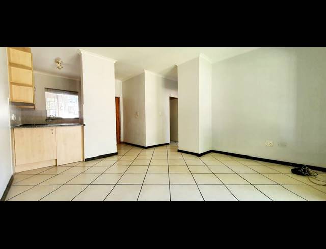 2 BEDROOM APARTMENT FOR SALE IN WILGEHEUWEL